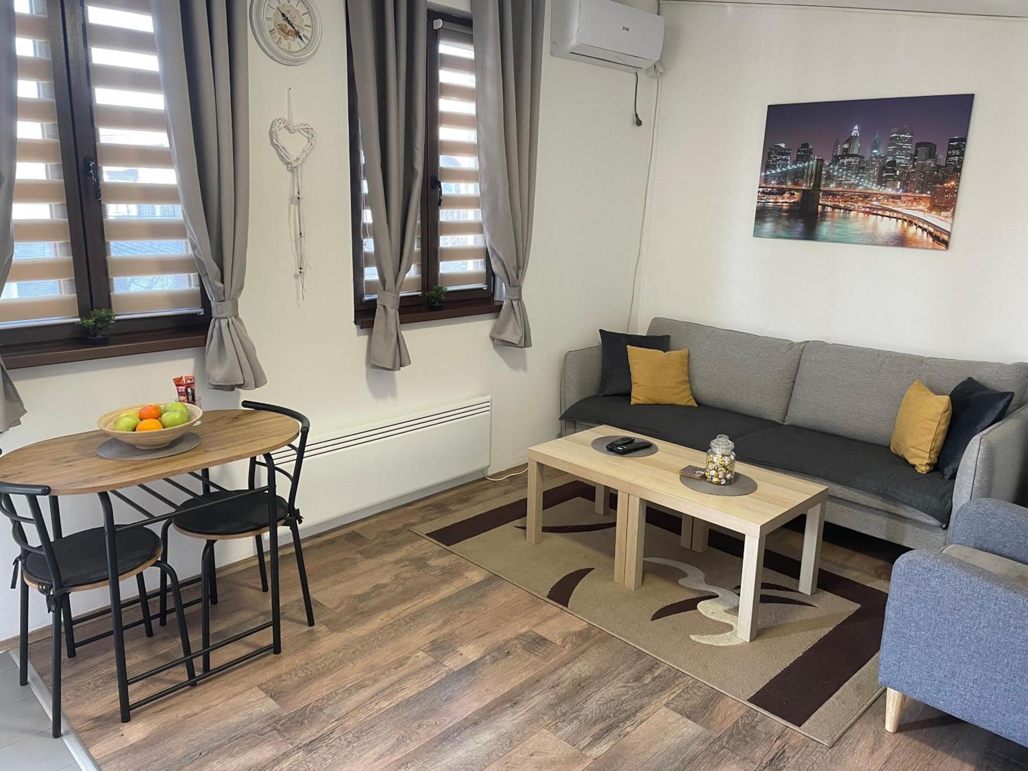 Apartman Una *